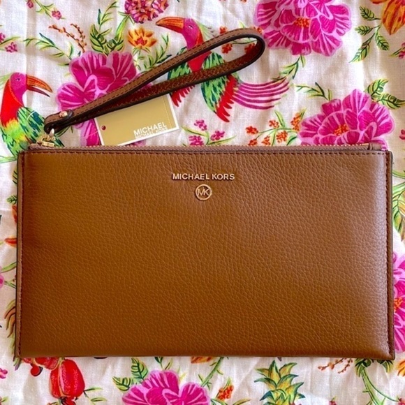 Brand New Michael Kors Genuine Leather Large Zip Clutch Wristlet in Luggage - Picture 11 of 11